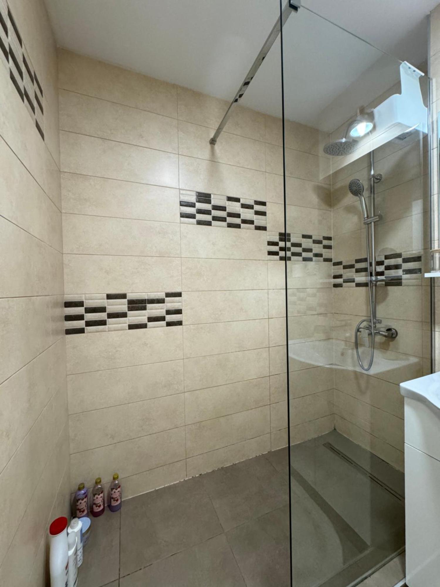 Lareina Apartament คลูจ-นาโปกา ภายนอก รูปภาพ